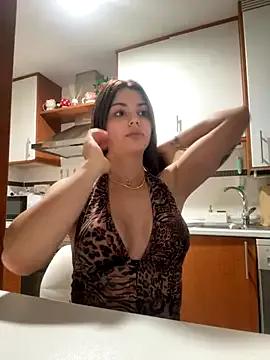 Freechat Noeliagglow on StripChat