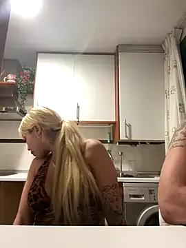 Freechat Noeliagglow on StripChat