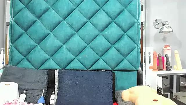 Freechat PENELOPELEWISs on StripChat