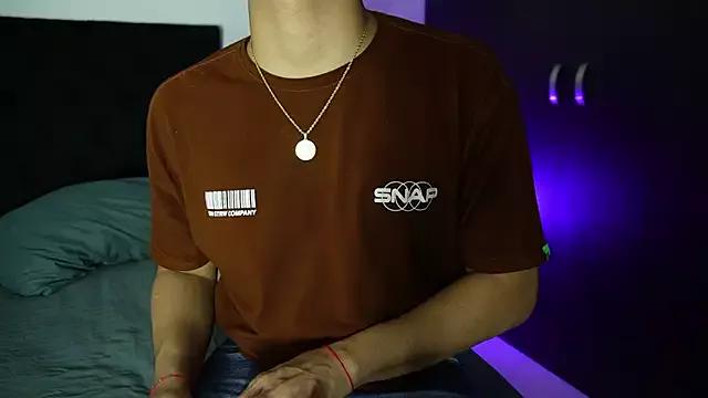 Freechat Playful_Adriana on StripChat