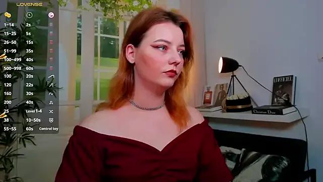 Freechat pretty_little_thing on StripChat