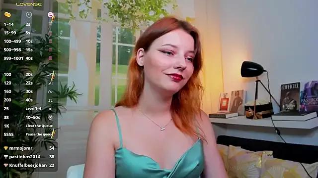 Freechat pretty_little_thing on StripChat