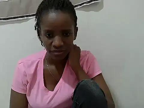 Freechat prettybeee on StripChat