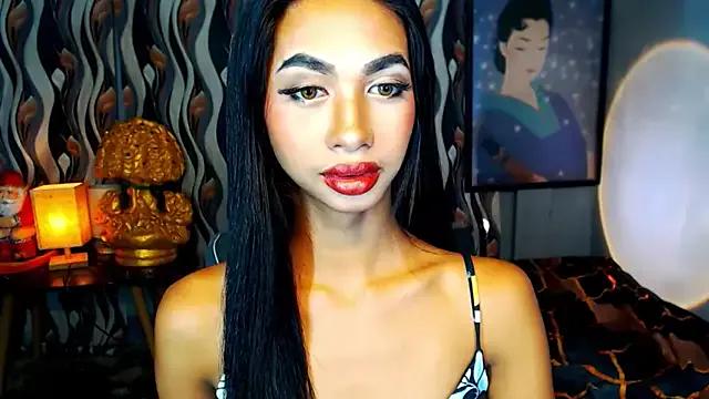 Freechat PrettyLatiina on StripChat