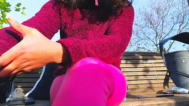 Freechat PublicMellyBigLabia on StripChat