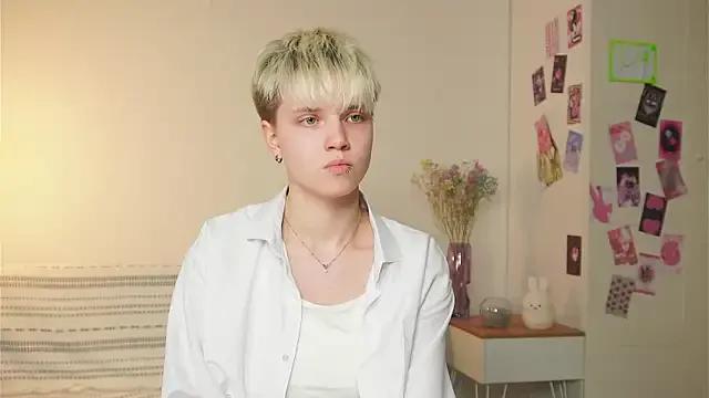 Freechat puffimini on StripChat