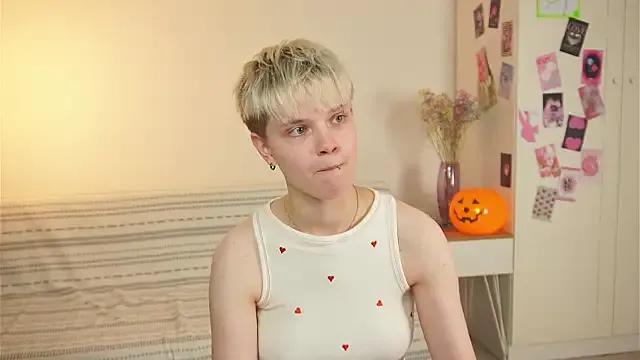 Freechat puffimini on StripChat