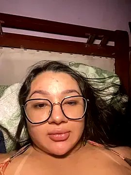 Freechat QueenYumi on StripChat