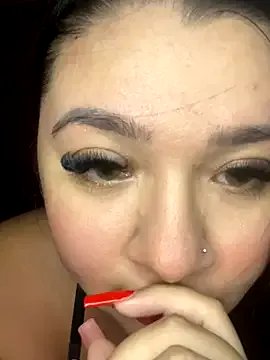 Freechat QueenYumi on StripChat