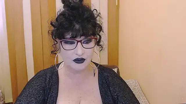 Freechat QuuenOfSin on StripChat