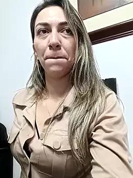 Freechat rachellboom on StripChat