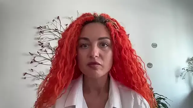 Reddgiirl on StripChat