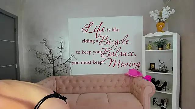 Freechat ReynaTheVixen on StripChat