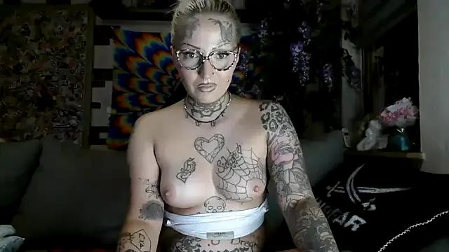 Freechat RoxxyInk on StripChat