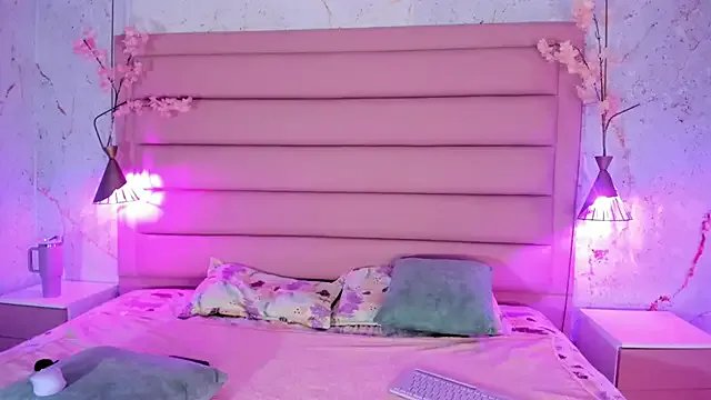 Freechat sabrinamilani on StripChat