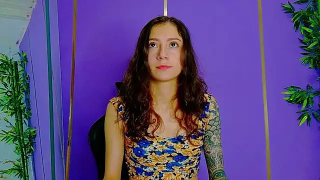 Freechat scarlet-jonesx on StripChat