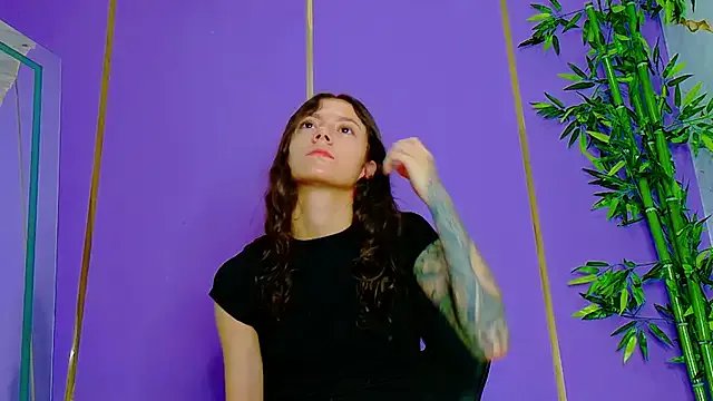 Freechat scarlet-jonesx on StripChat