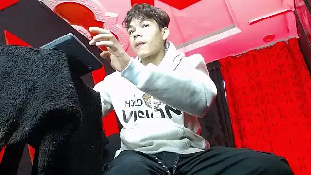 Freechat SemerHott on StripChat