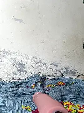 Freechat sexychutxxx7 on StripChat