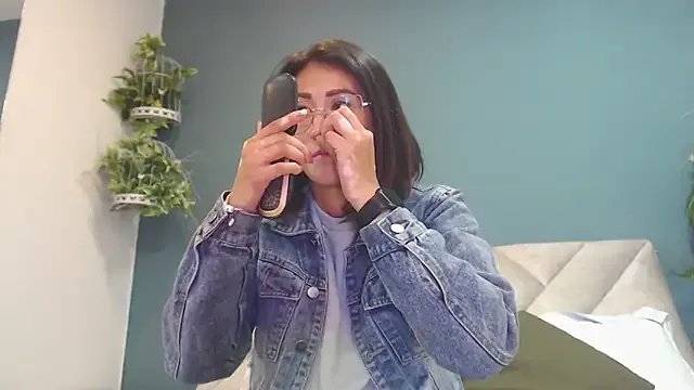 Freechat SharisWillian on StripChat