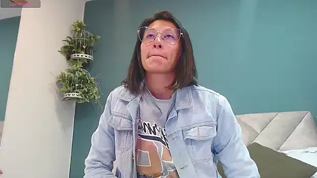 Freechat SharisWillian on StripChat