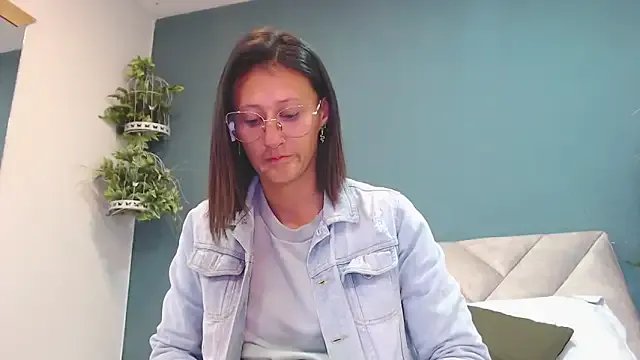 Freechat SharisWillian on StripChat