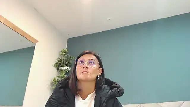 Freechat SharisWillian on StripChat