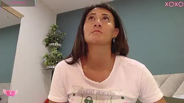 Freechat SharisWillian on StripChat