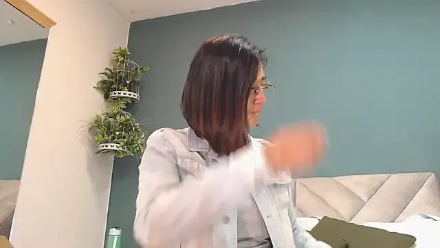 Freechat SharisWillian on StripChat