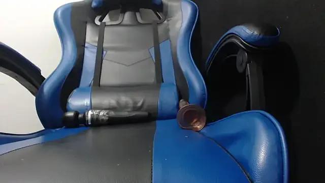 Freechat sinay024 on StripChat