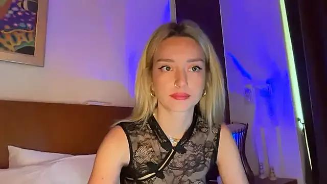 StripChat SirenaBelle is Freechat SirenaBelle — Back for more fun