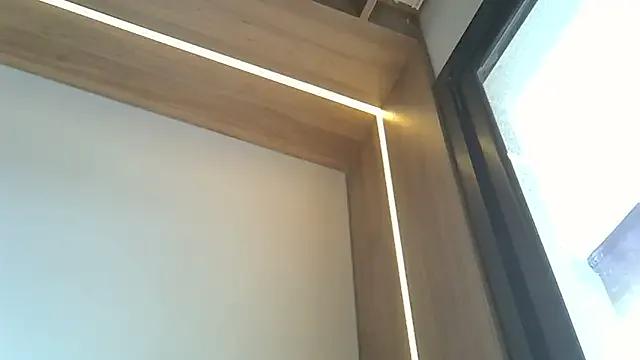 Freechat SkinnyKitten on StripChat