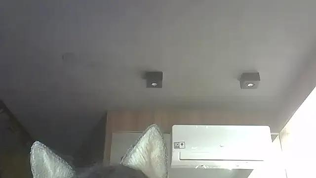 Freechat SkinnyKitten on StripChat