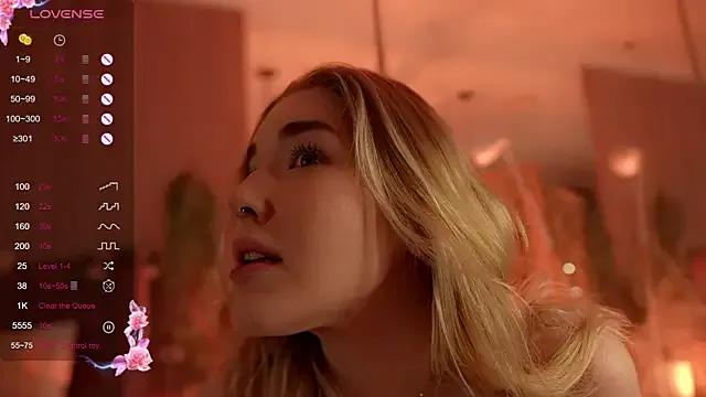 Freechat Smiley_Mia on StripChat