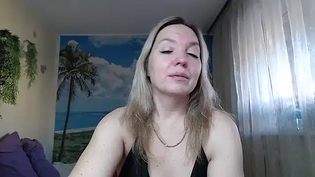 Freechat soaring_love on StripChat