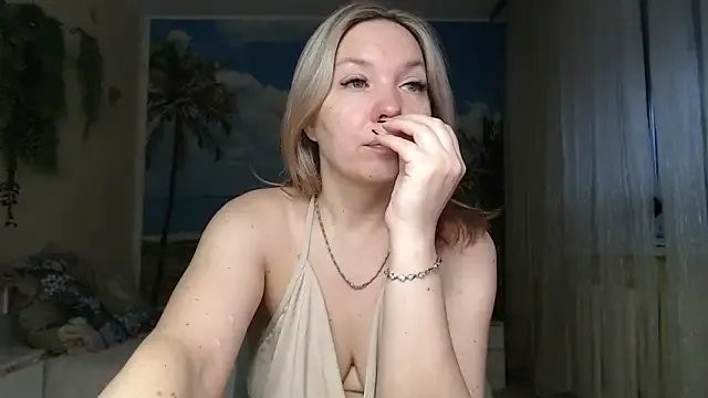 Freechat soaring_love on StripChat