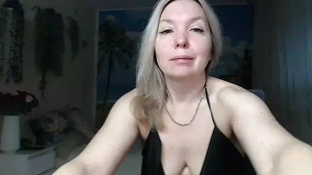 Freechat soaring_love on StripChat