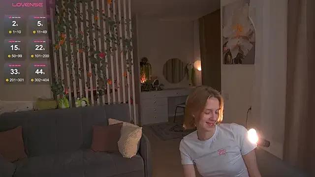 StripChat sofiapurex is Freechat sofiapurex — Warm me up after cold alone days!