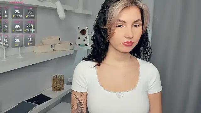 StripChat sunglammodel is Freechat sunglammodel — Show my piercing tongue