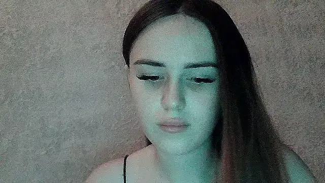SweetLoraa on StripChat