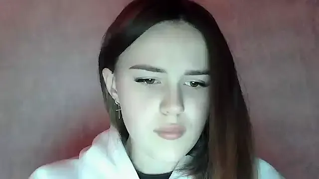 SweetLoraa on StripChat