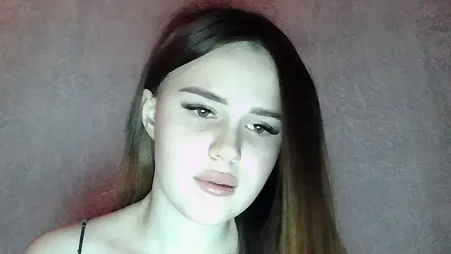 SweetLoraa on StripChat