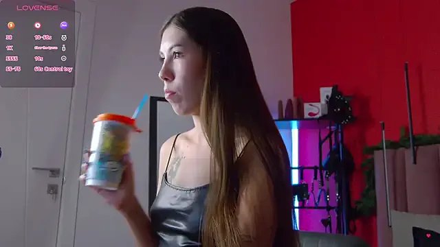 Freechat SweetySonya on StripChat