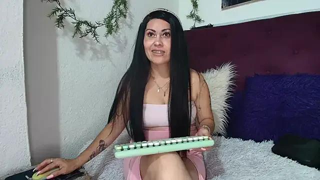 Freechat Tania_mature on StripChat