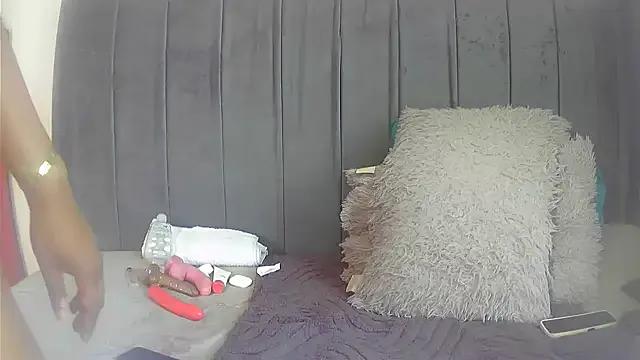 Freechat ThePeacheese on StripChat