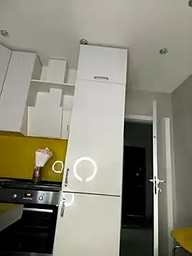 VelvetVixenI — massage naked clit in public