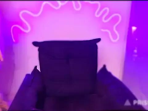 Freechat VIckSexyDoll on StripChat