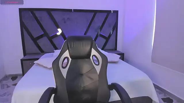 Freechat VictoriaMonroee_ on StripChat