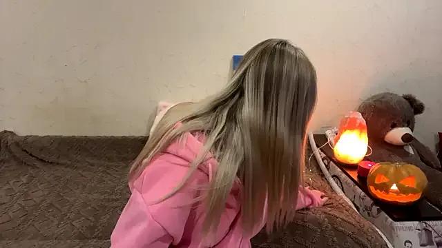 Freechat VictoriaMystery on StripChat