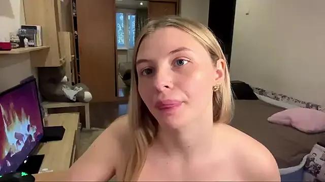 Freechat VictoriaMystery on StripChat